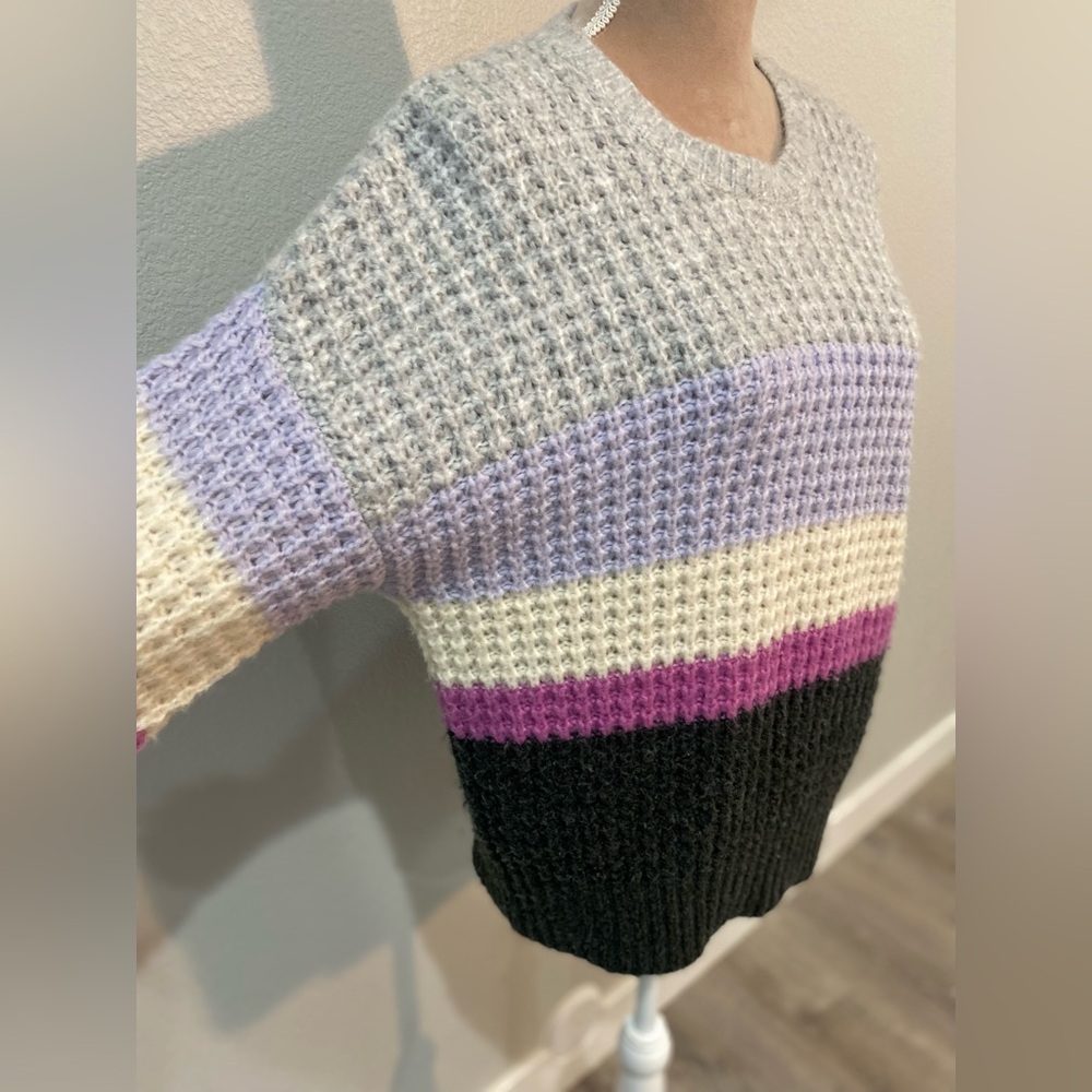 Universal Thread Sweater - image 5